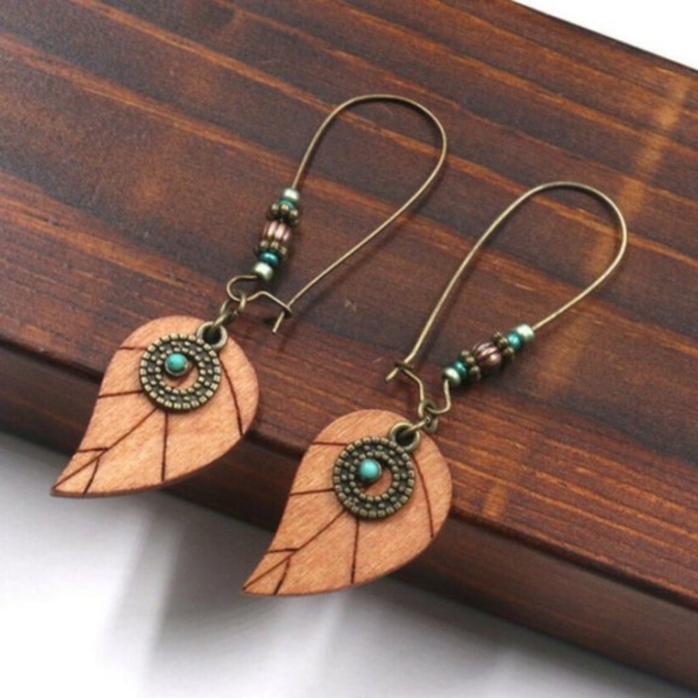 Vintage Bohemian Wood Leaves Carved Womens Earring - Picture 2 of 7